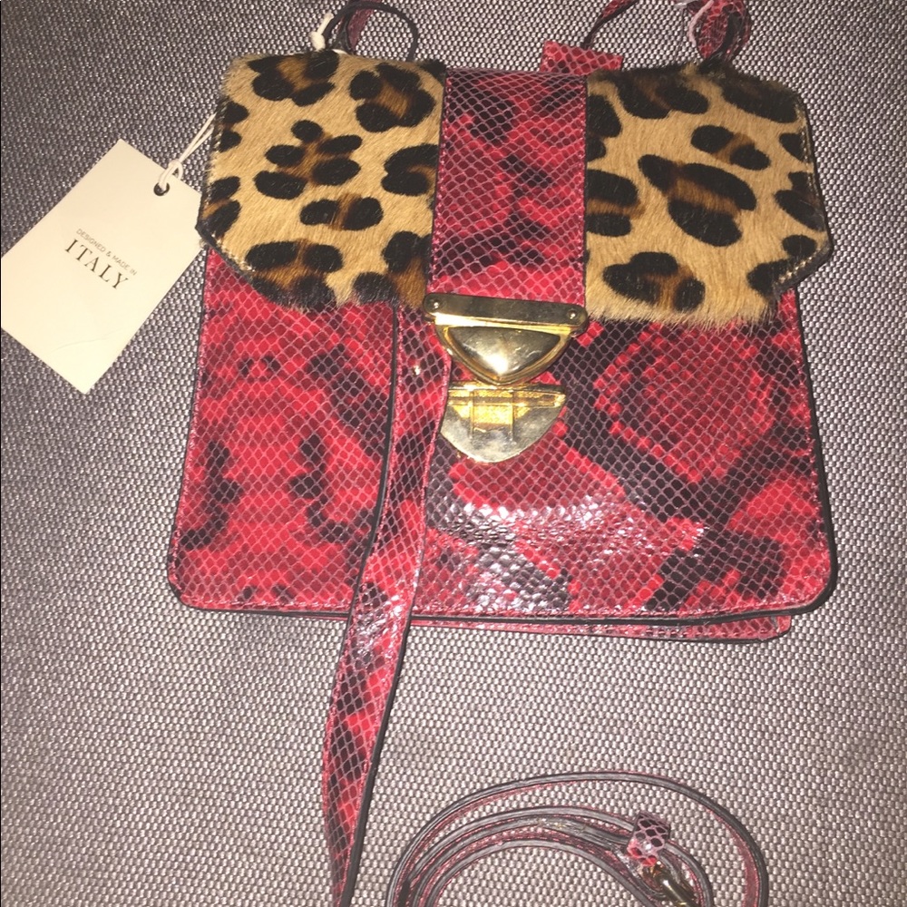 New Italian handbag with strap